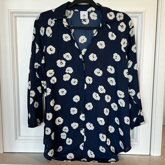 Cabi Go-To Button-Up Blouse-New Without Tags-XS - Picture 1 of 4